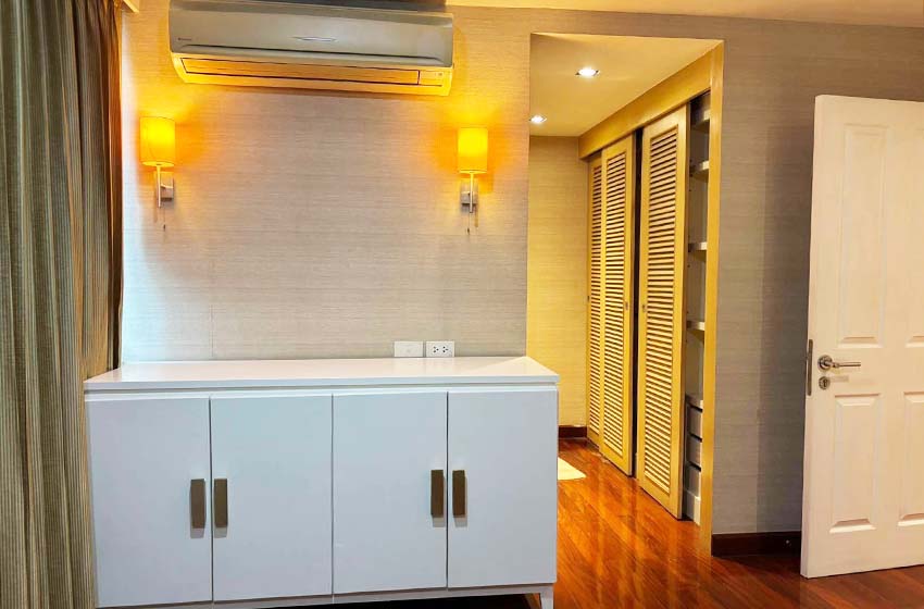 Condominium in Phaholyothin 